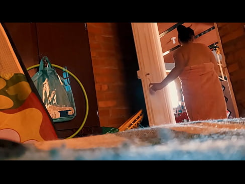 ❤️ Bidh bràthair mo mhàthar gam leantainn a-steach don fhras, bidh e gam fucks fhad ‘s a bheir mi fras. ️❌  Porno  aig gd.hentai-ita.ru ❌❤